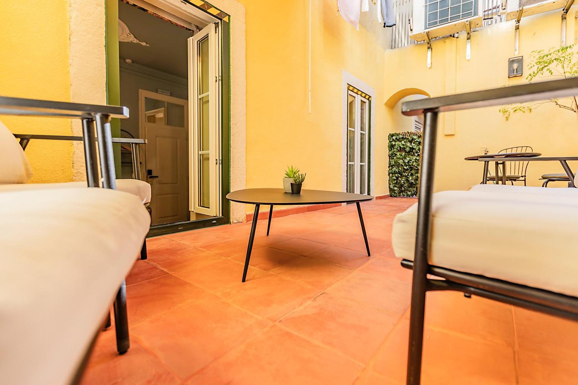 Lr Guest House Lisbon Bagian luar foto